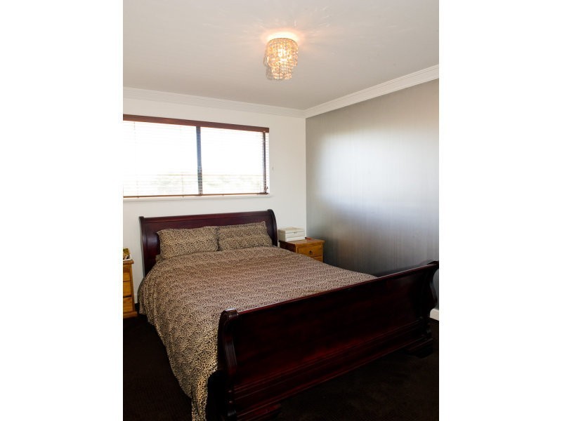 35 Barry Court, Collingwood Park WA 6330