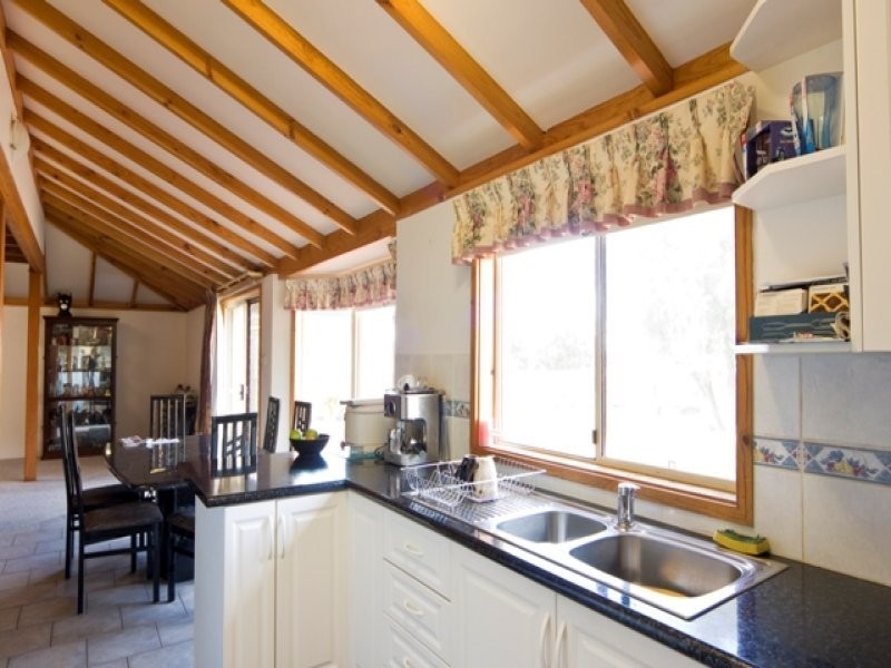 181 Bay View Drive, Little Grove WA 6330