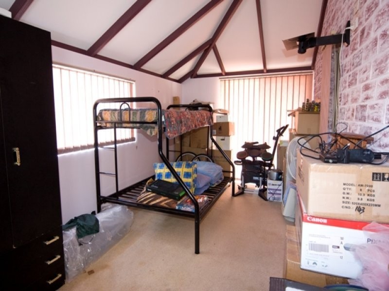 181 Bay View Drive, Little Grove WA 6330