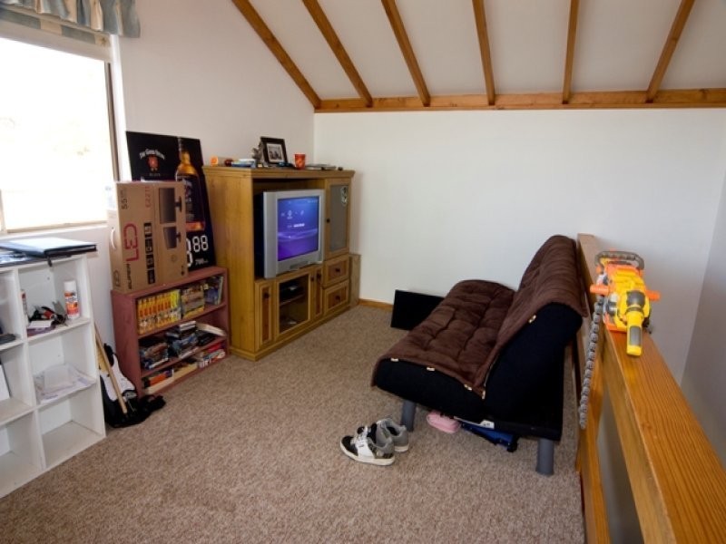 181 Bay View Drive, Little Grove WA 6330