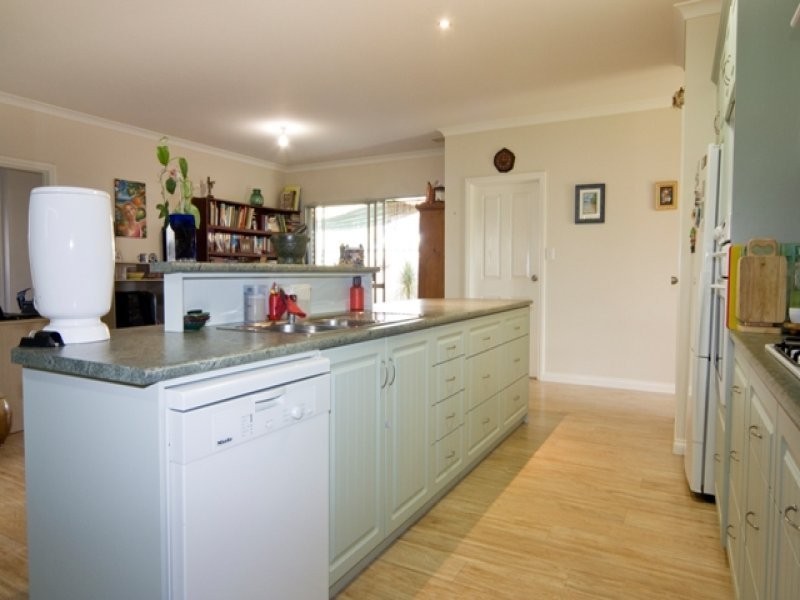 8B Maevida Court, Collingwood Heights WA 6330