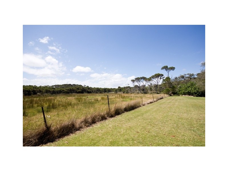 321 Emu Point Drive, Collingwood Park WA 6330