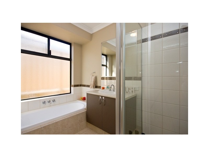 5 Galle Street, Yakamia WA 6330