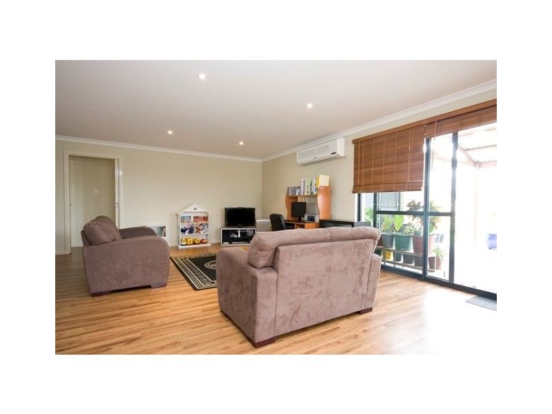 4 Orion Avenue, Mckail WA 6330