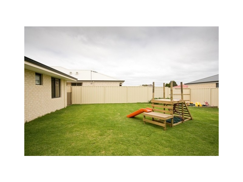 4 Orion Avenue, Mckail WA 6330