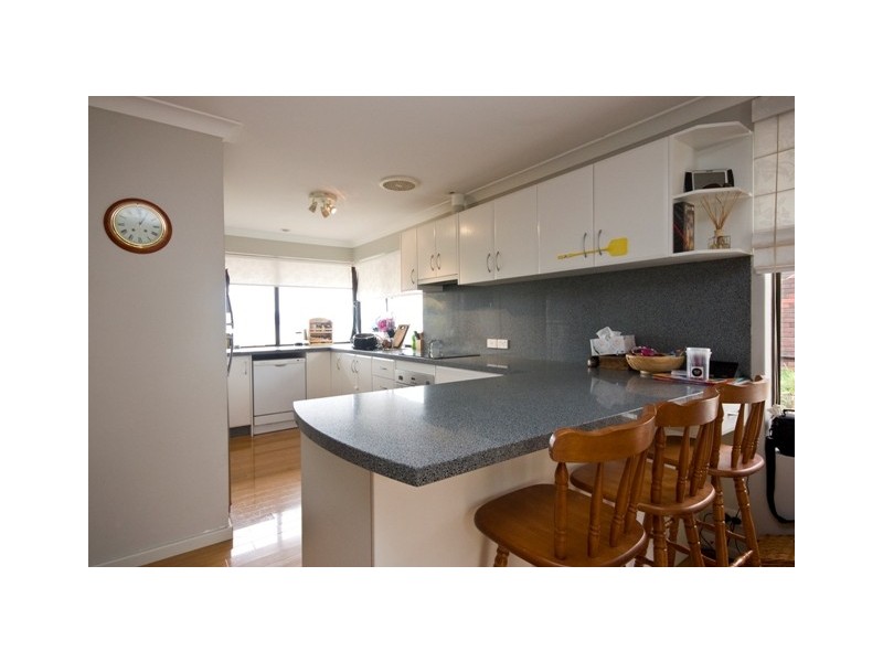 100 Bayview Drive, Little Grove WA 6330