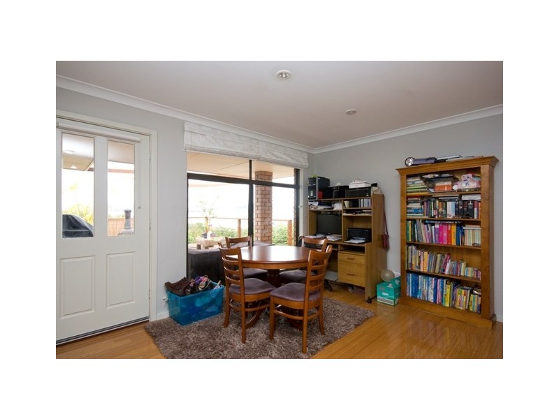 100 Bayview Drive, Little Grove WA 6330