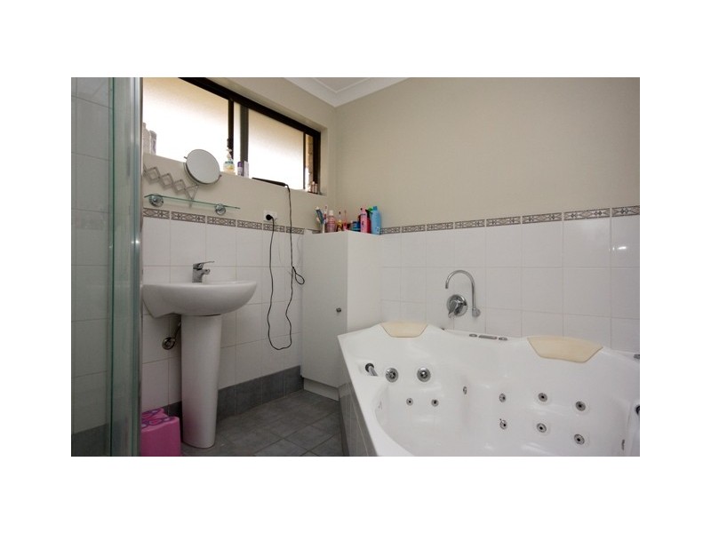 100 Bayview Drive, Little Grove WA 6330