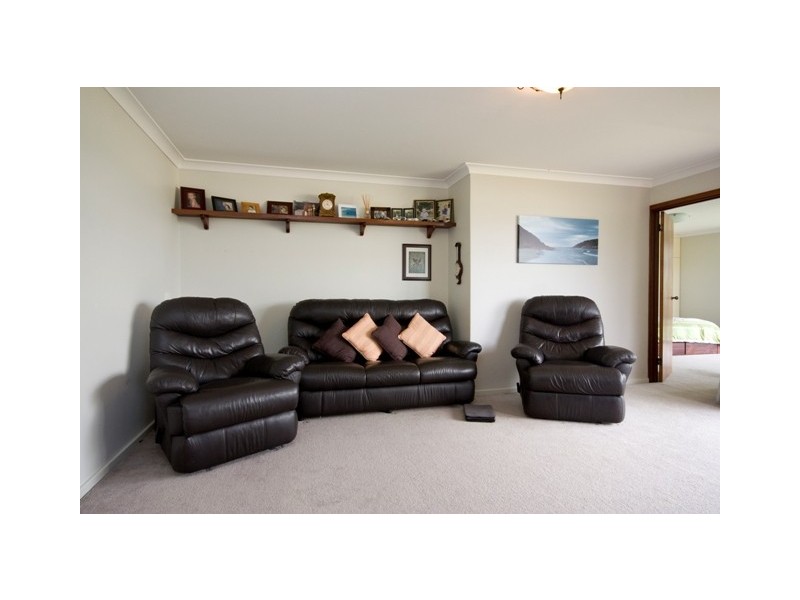 100 Bayview Drive, Little Grove WA 6330