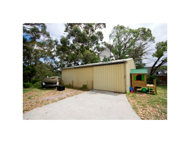 100 Bayview Drive, Little Grove WA 6330
