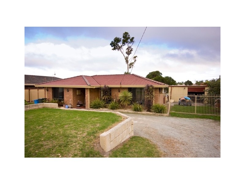 27 Sherwood Drive, Mckail WA 6330