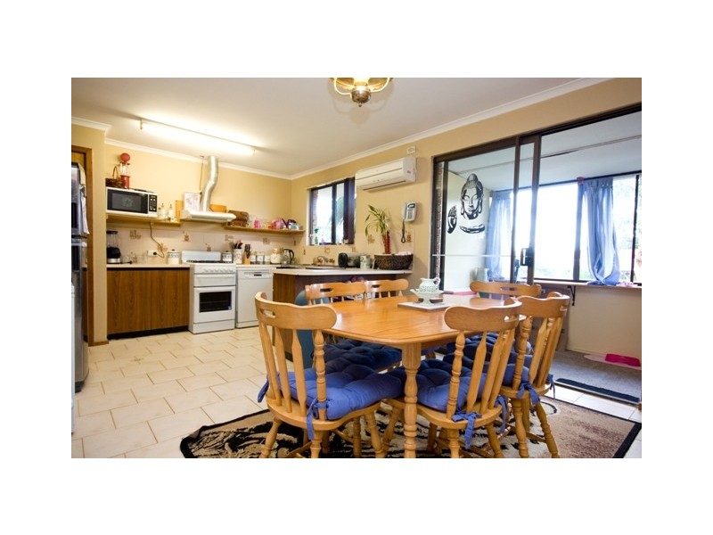 27 Sherwood Drive, Mckail WA 6330