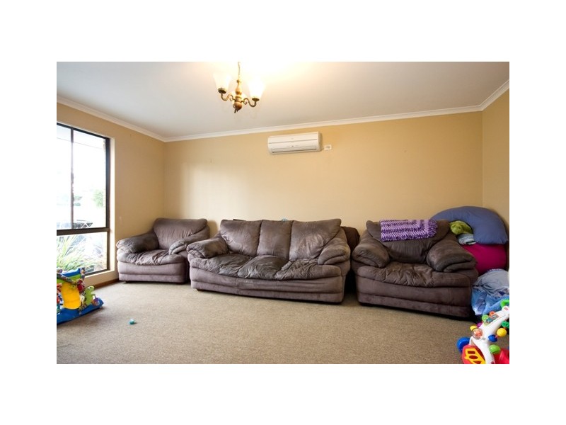 27 Sherwood Drive, Mckail WA 6330