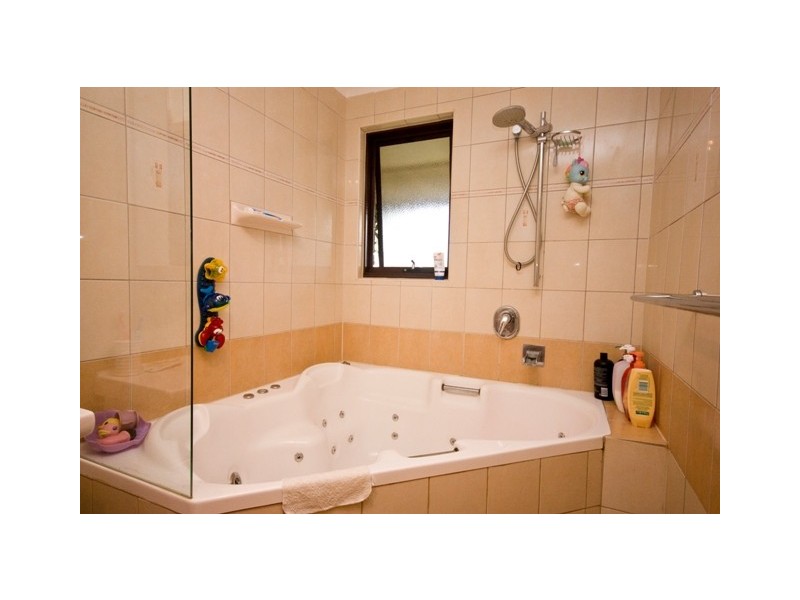 27 Sherwood Drive, Mckail WA 6330