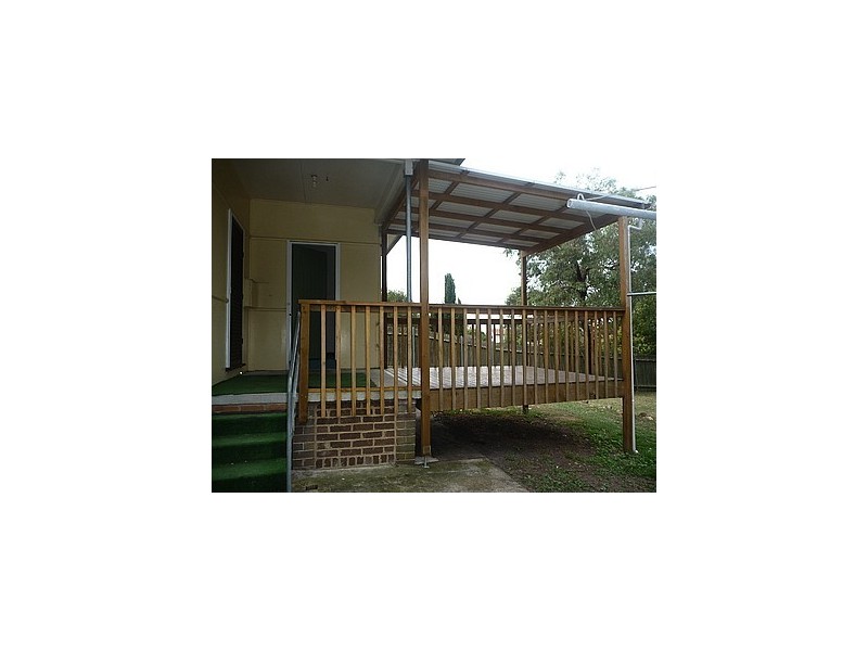 15 MOONA ROAD, Kirrawee NSW 2232