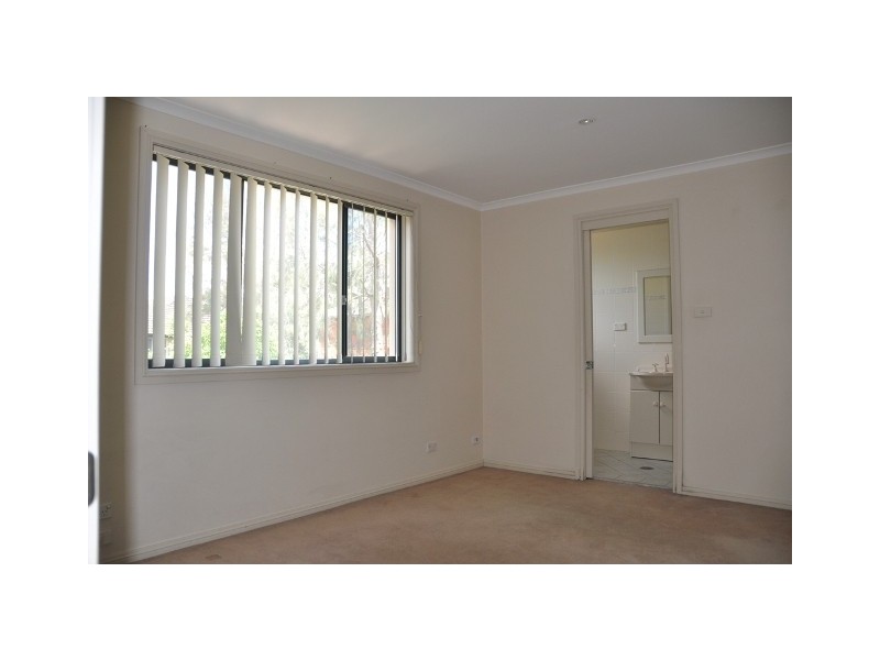 11/4-10 KUMBARDANG AVENUE, Miranda NSW 2228