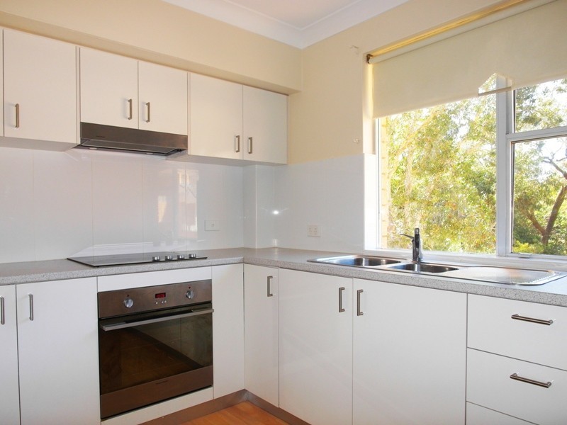 Level 1 3/72-74 GLENCOE STREET, Sutherland NSW 2232