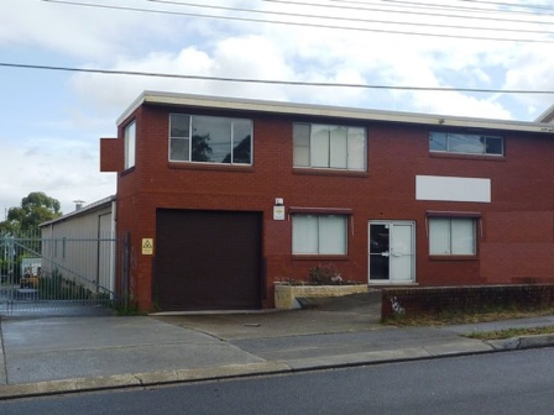 34 Flora St, Kirrawee NSW 2232