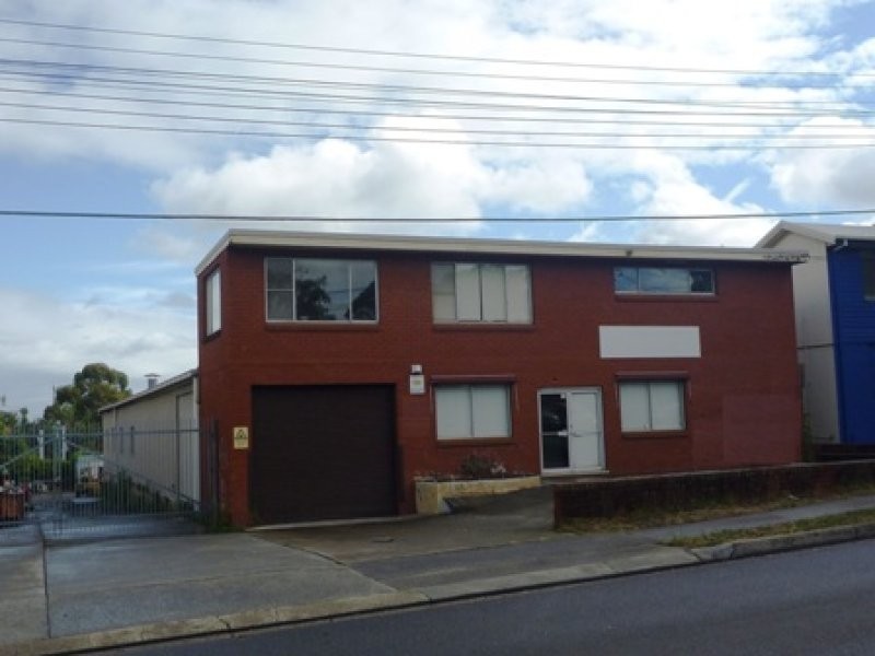 34 Flora St, Kirrawee NSW 2232