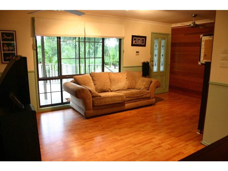 5 Lark Place, Wallacia NSW 2745