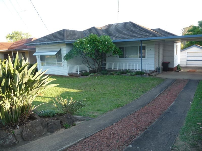 8 Mitchell Street, South Penrith NSW 2750