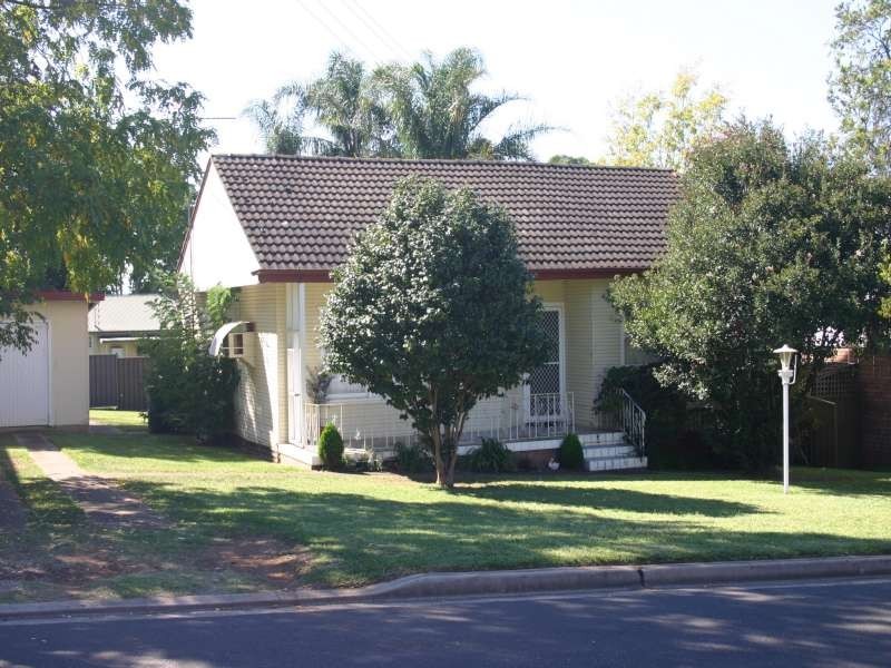 11 Roma Avenue, Wallacia NSW 2745