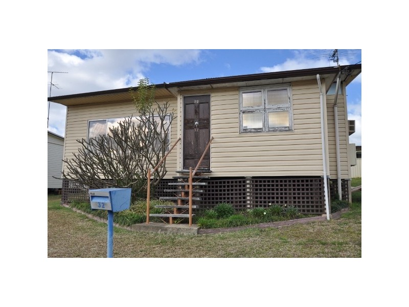 32 Ninth Street, Warragamba NSW 2752