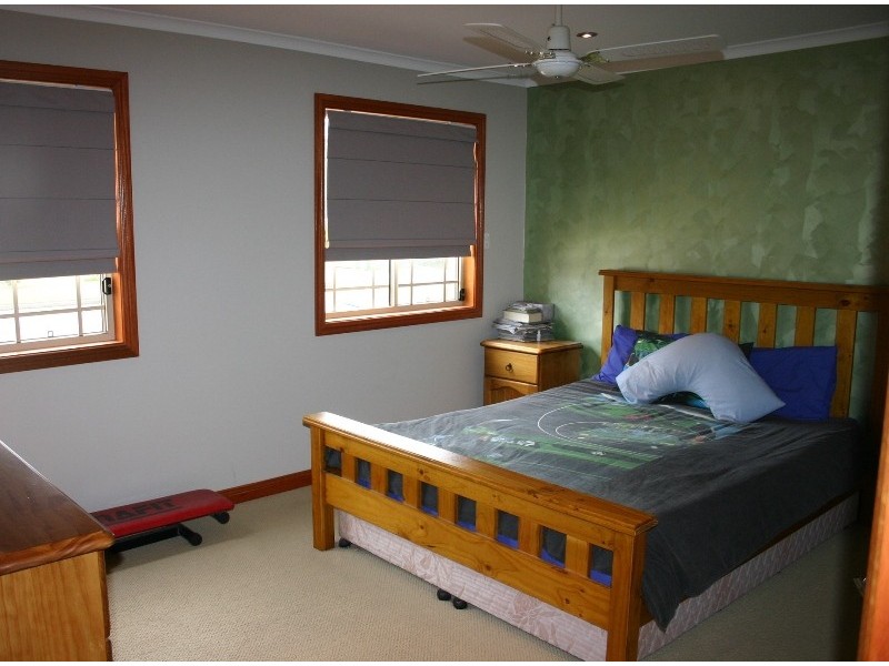 2  Glenmore Place, South Penrith NSW 2750