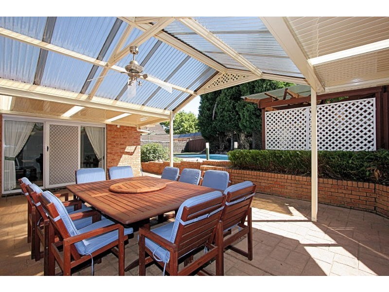 15 Strathalbyn Drive, Oatlands NSW 2117