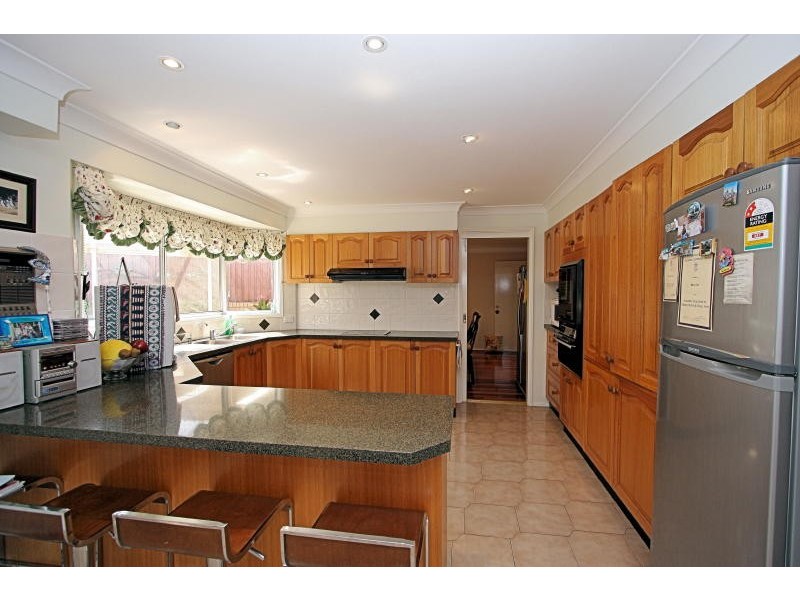 15 Strathalbyn Drive, Oatlands NSW 2117