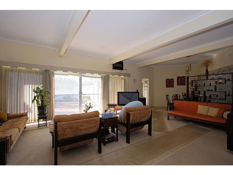 6 Quetin Place, Oatlands NSW 2117