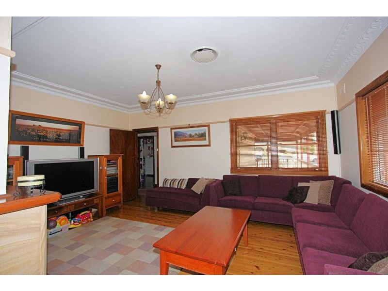 5 Earl Street, Merrylands NSW 2160