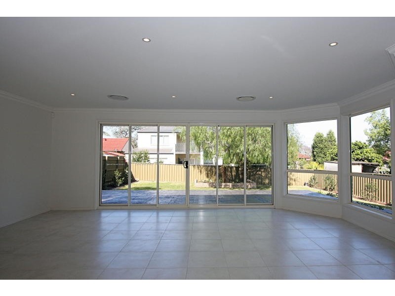 16 Phillip Street, Oatlands NSW 2117