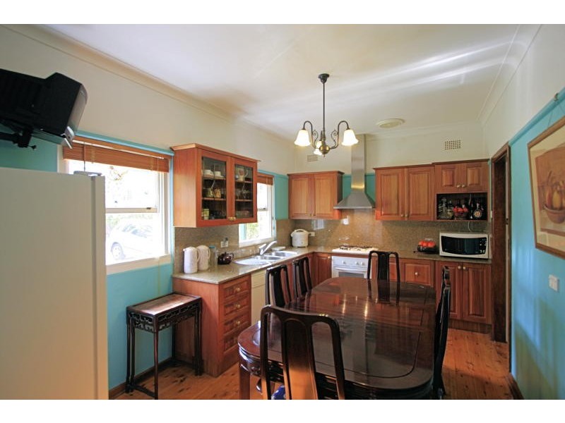 6 Elizabeth Crescent, Northmead NSW 2152