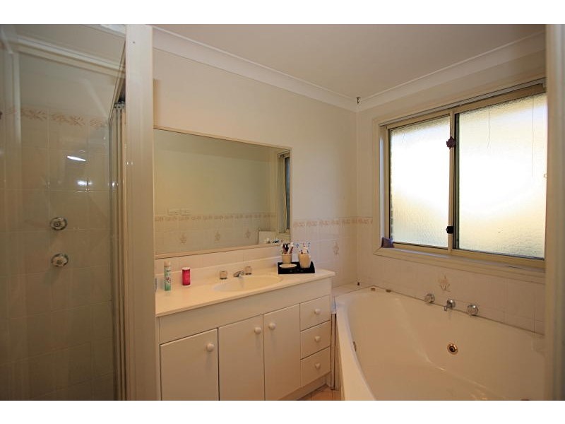 11b Larnook Close, Oatlands NSW 2117