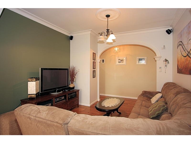 8 Brelogail Street, Northmead NSW 2152