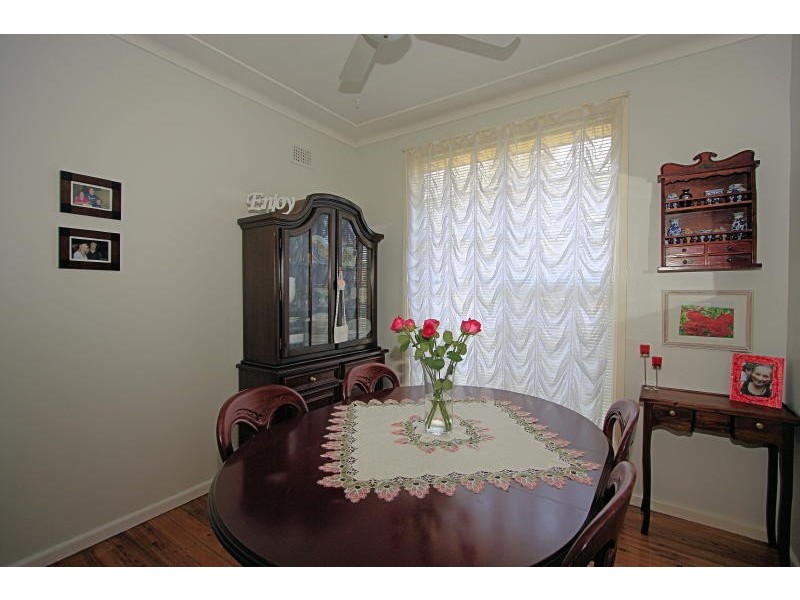 8 Brelogail Street, Northmead NSW 2152