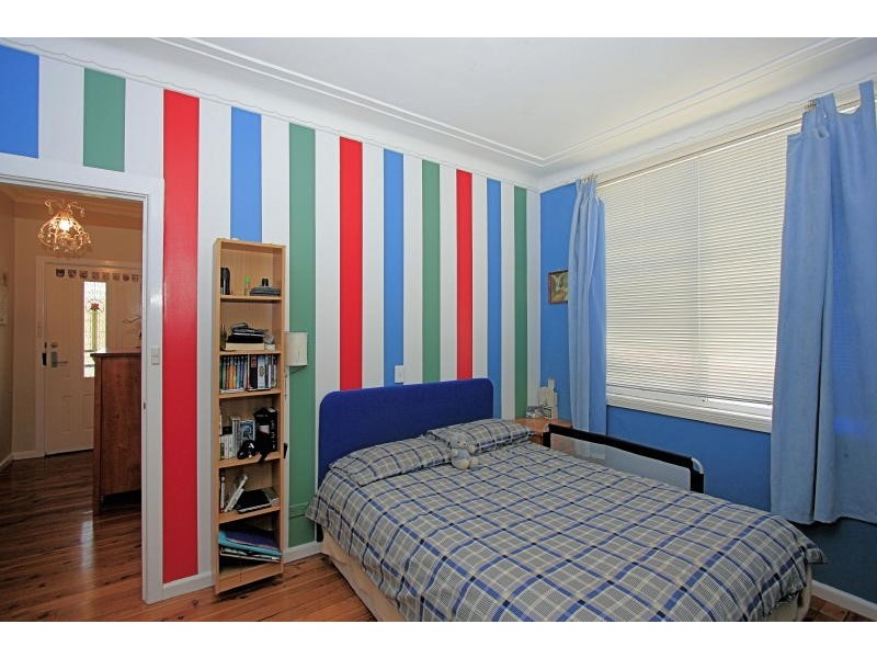 8 Brelogail Street, Northmead NSW 2152