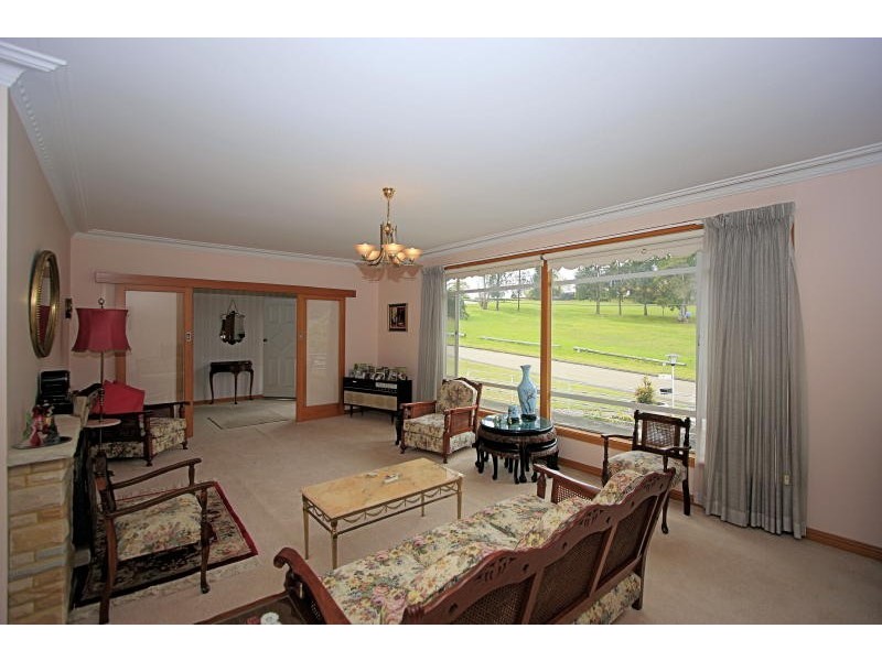 18 Niblick Crescent, Oatlands NSW 2117