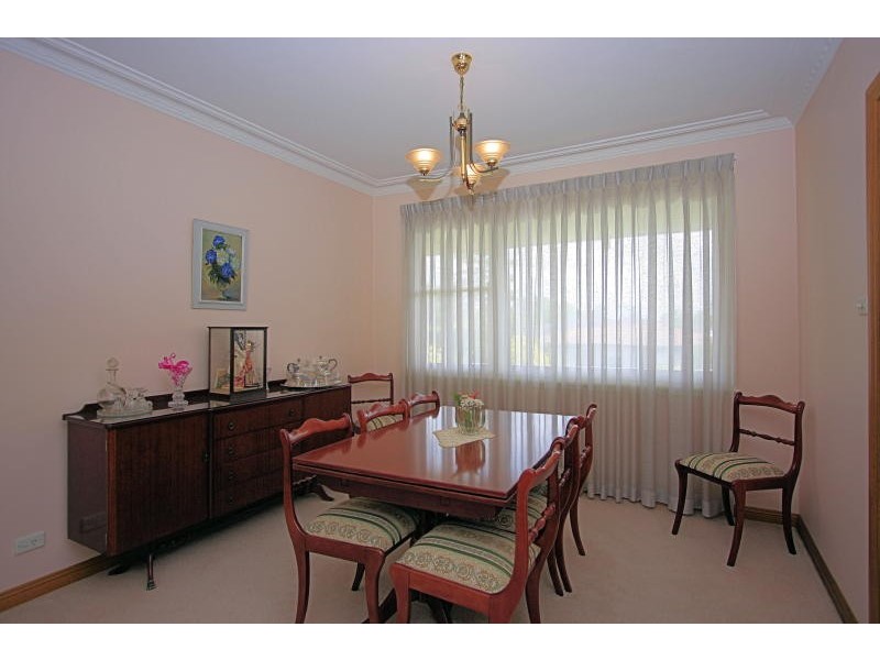 18 Niblick Crescent, Oatlands NSW 2117