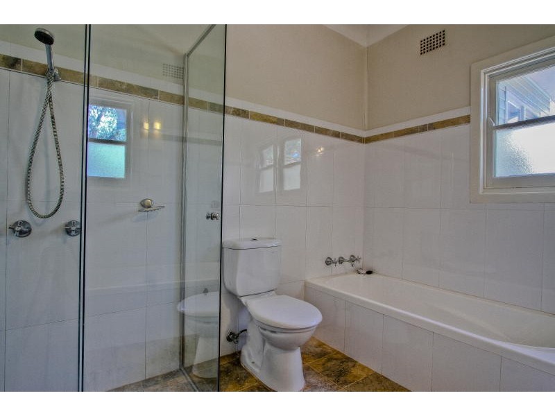 12 Whitehaven Road, Northmead NSW 2152