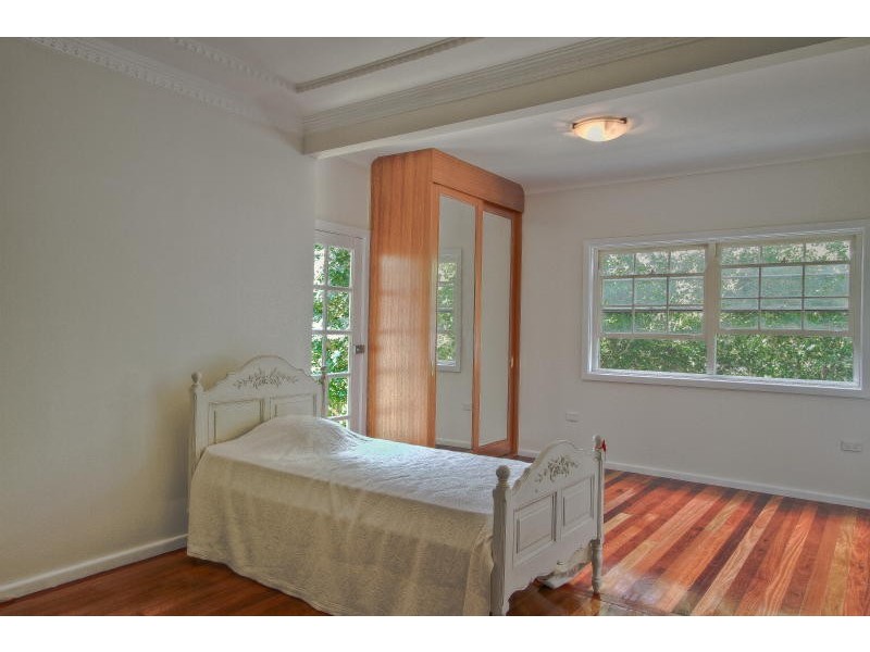 12 Whitehaven Road, Northmead NSW 2152