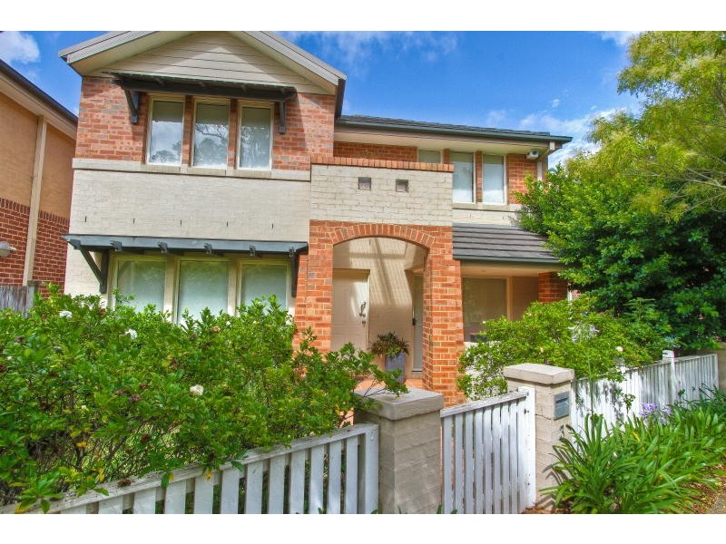 3 Hunterford Cres, Oatlands NSW 2117