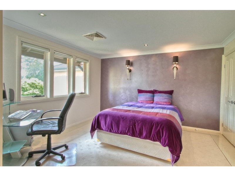 3 Hunterford Cres, Oatlands NSW 2117