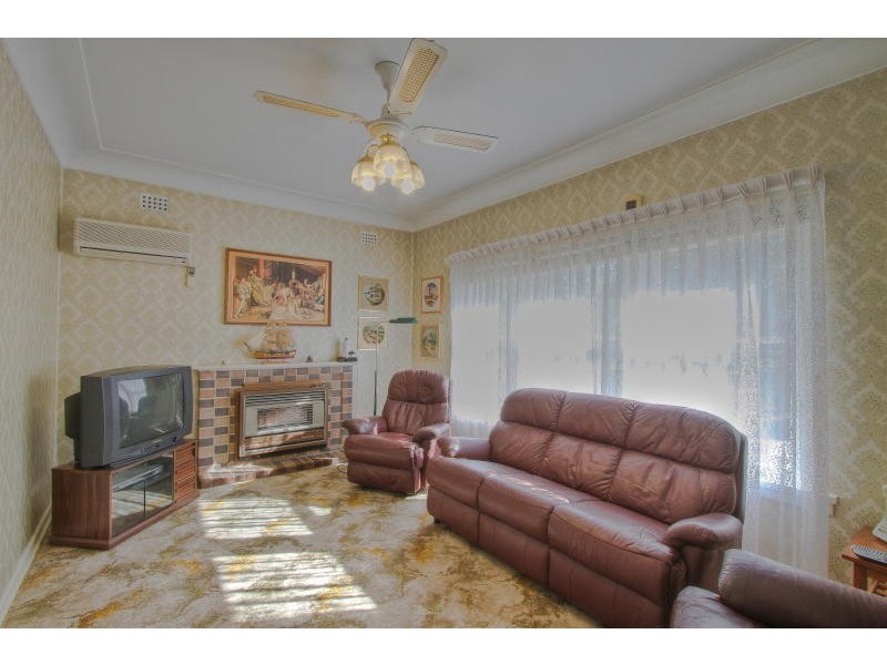 8 Charles Street, Oatlands NSW 2117