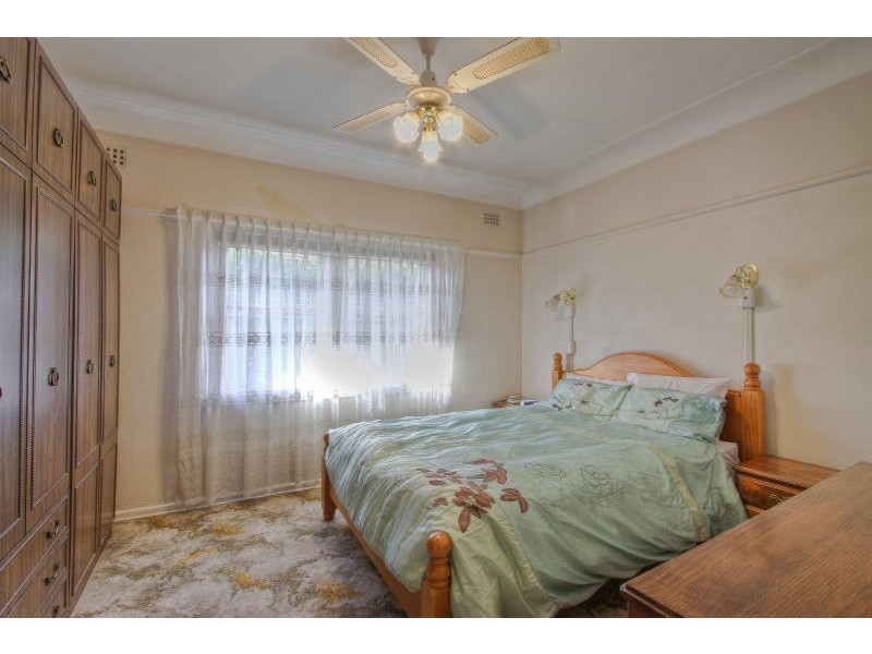 8 Charles Street, Oatlands NSW 2117