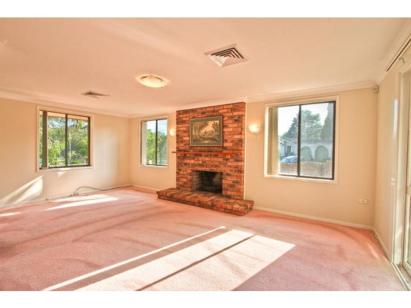 16 Woodbury Street, North Rocks NSW 2151