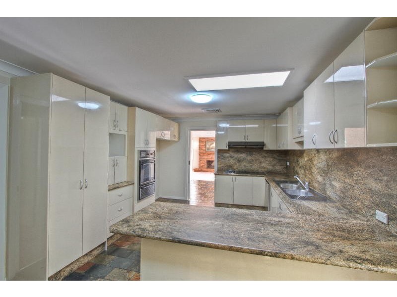 16 Woodbury Street, North Rocks NSW 2151