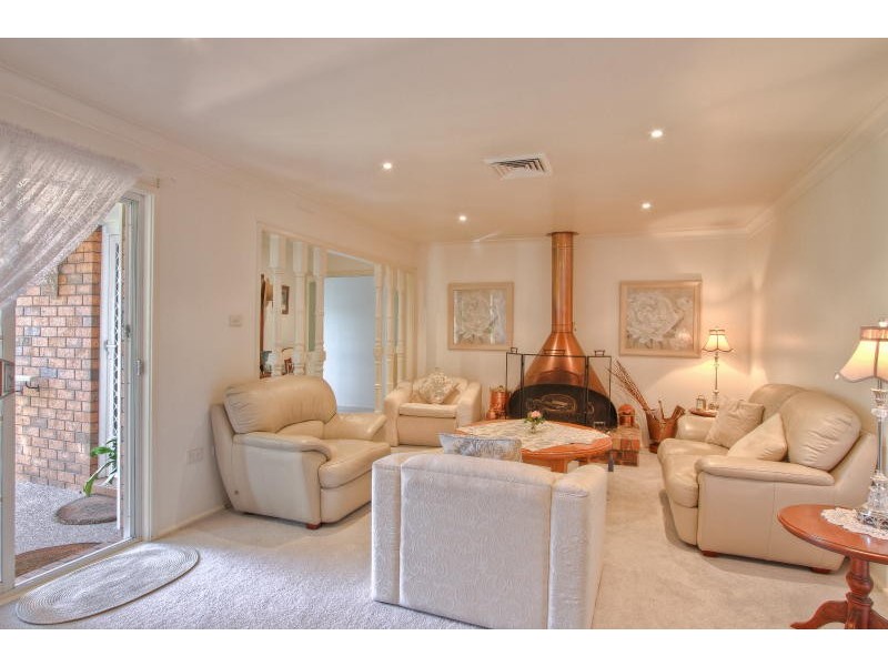 15 Burton Ave, Northmead NSW 2152