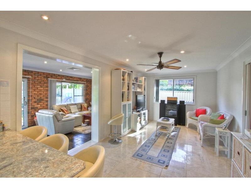 15 Burton Ave, Northmead NSW 2152